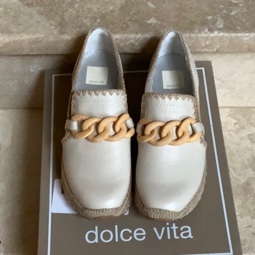 DOLCE VITA - JHENEE ESPADRILLE
Size 7
